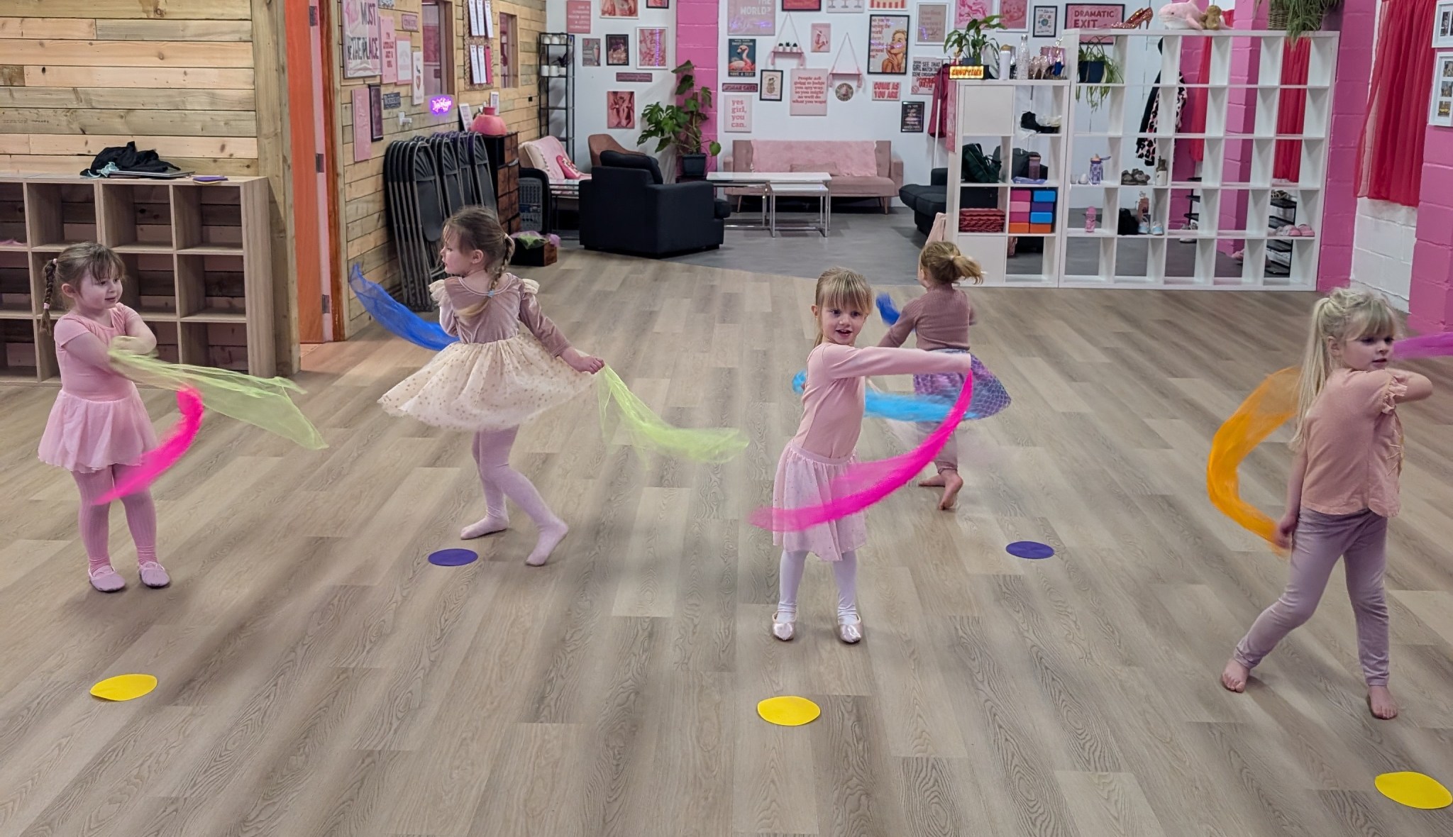 Dance classes for kids in Colchester – Sparkle Studios